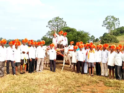 तुरमुरी येथील बैलगाडी शर्यतीचे उद्घाटन