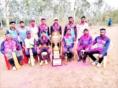 कामेवाडी क्रिकेट स्पर्धेत कुद्रेमनी संघ विजेता