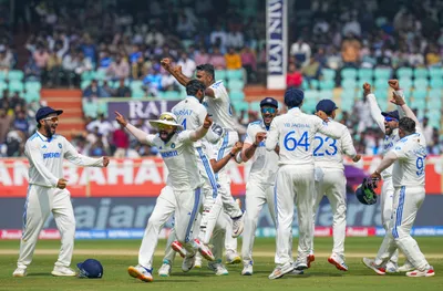 दुसरी कसोटी जिंकत टीम इंडियाची मालिकेत बरोबरी