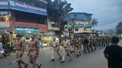 विधानसभा निवडणूकीच्या पार्श्वभूमीवर कुडाळ शहरात पोलीस संचलन