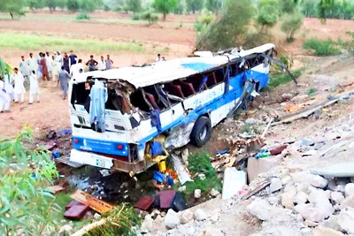 भीषण रस्ते अपघातात पाकिस्तानात 28 ठार