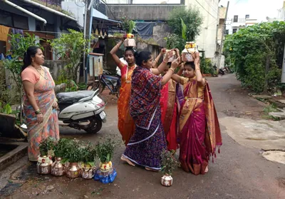 शहरात गौराईचे थाटात आगमन