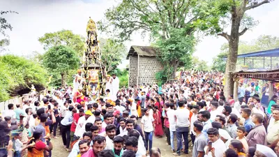 हर हर महादेवाच्या गजरात बडेकोळळमठ येथे रथोत्सव मिरवणूक