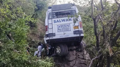 जम्मू काश्मीरमध्ये दहशतवादी हल्ला  10 भाविक ठार