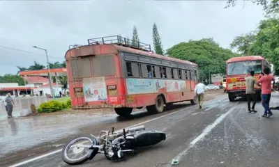 बोलेरो  पिकअप व मोटर सायकल धडक   मोटरसायकलस्वार जागीच ठार