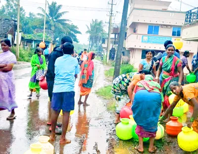 अगसगे आंबेडकर गल्लीत ऐन पावसाळ्यात पाणीटंचाई