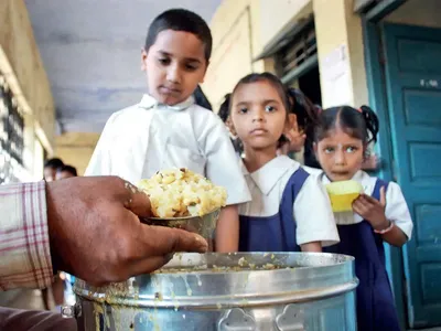 मध्यान्ह आहारातून भाजीपाला कडधान्य गायब