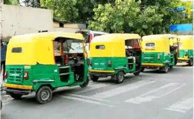 वर्दीच्या रिक्षा   चालकांची परीक्षा   विद्यार्थ्यांची सुरक्षा   