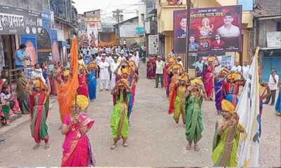 सरवडेत तब्बल चौदा तासांच्या मिरवणूकीने गणरायाला निरोप  विविध वाद्यांचा गजर  भजन व  डॉल्बीचा समावेश 