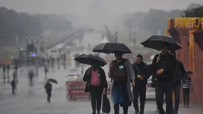 दिल्लीत पावसाने हजेरी लावली  किमान तापमान सामान्यपेक्षा पाच अंशांनी अधिक