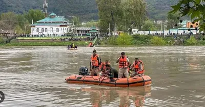 श्रीनगरमध्ये नौका दुर्घटना  6 जणांचा मृत्यू