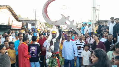 कॅम्पमध्ये देवींची मिरवणूक जल्लोषात