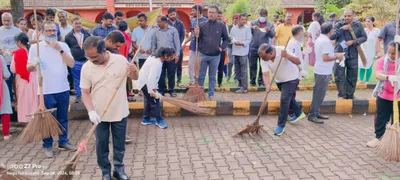 जिल्हा कायदा सेवा प्राधिकरणातर्फे स्वच्छता हीच सेवा अन् वृक्षारोपण