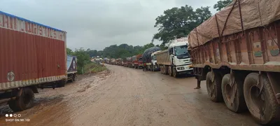 अनमोड मार्गावर तीस तास वाहतूक ठप्प