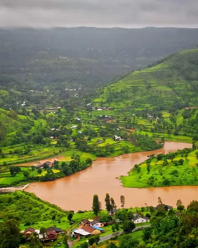 सणांची रेलचेल घेऊन आला श्रावणमास