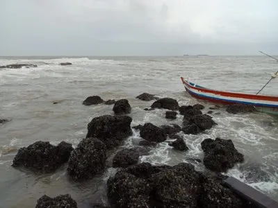 आचरा समुद्रात मच्छिमार नौका बुडाली