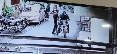 स्प्लेंडर मोटारसायकलची देशपांडे गल्लीतून चोरी